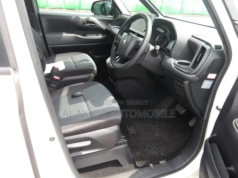 Toyota Noah 2023 Pearl