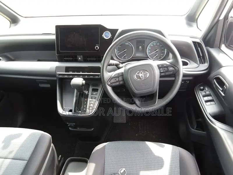 Toyota Noah 2023 Pearl
