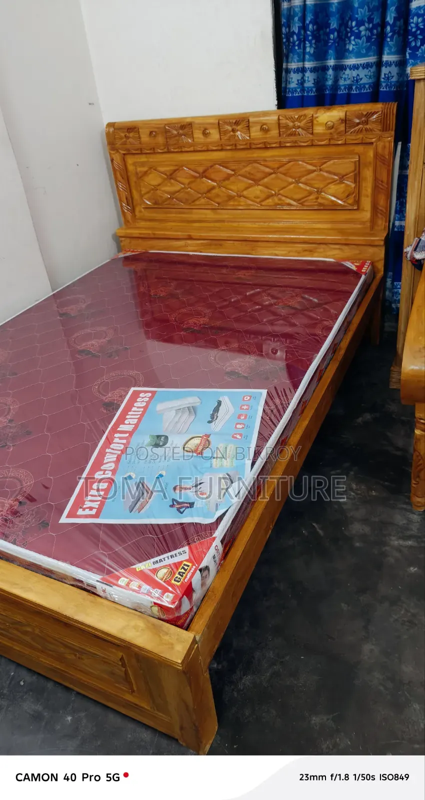 আকাশ মনি কাঠের সেমি বক্স খাট