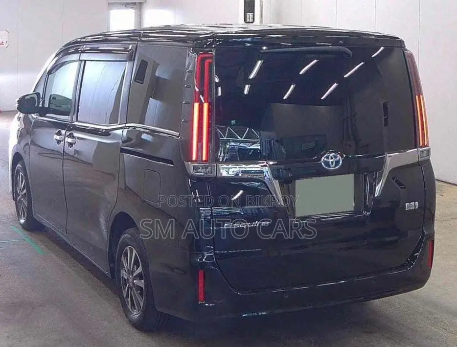 Toyota Esquire 1.8 Front Wheel Drive Hybrid (7 Seater) 2021 Black