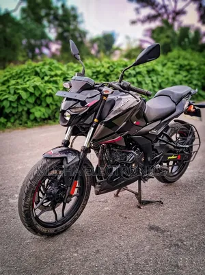 Bajaj Pulsar N160 2025 Black