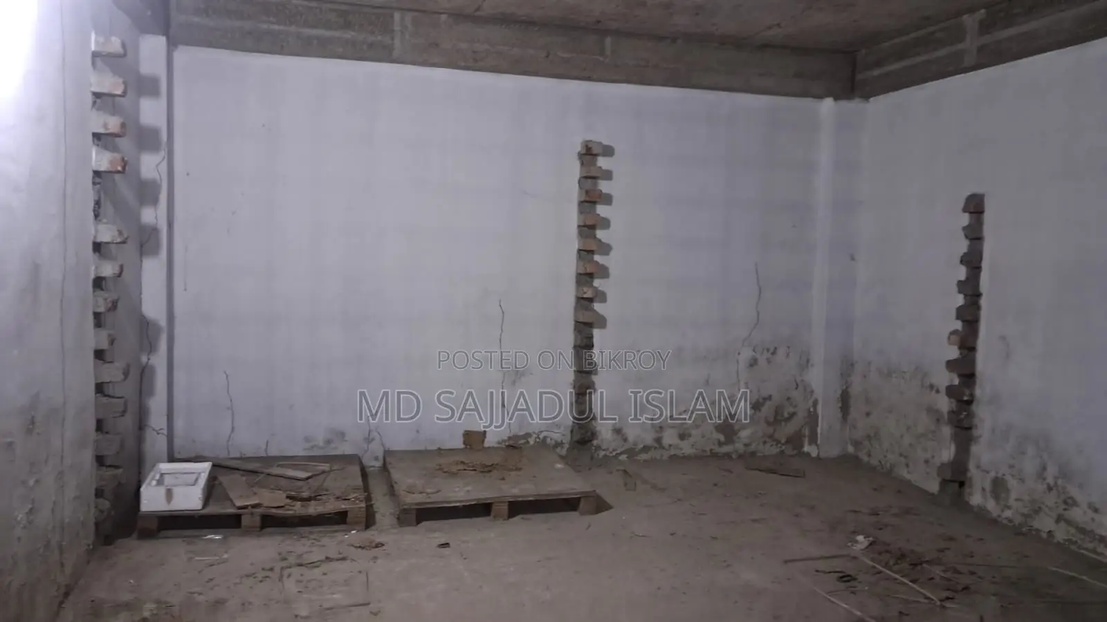 মিরপুর-১ এ ৫০০ বর্গফুট ফ্লোর এরিয়ার গোডাউন/ওয়্যারহাউস ভাড়ার জন্য