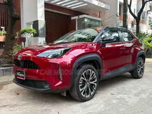Toyota Yaris Cross 1.5 Hybrid FWD 2021 Red