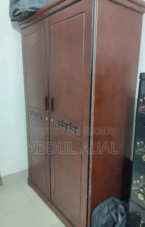 আলমারি ব্যবহৃত ফ্রেশ কন্ডিশন