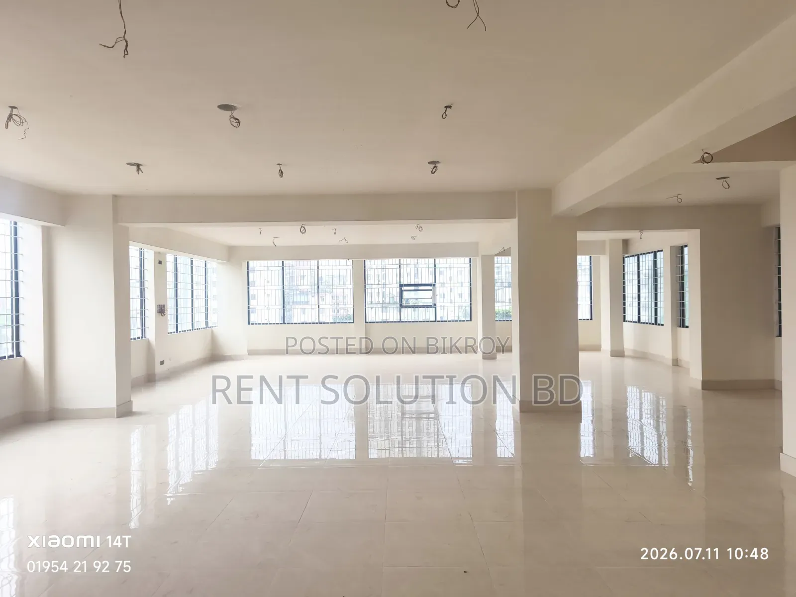 ব্র্যান্ড নিউ কমার্শিয়াল ওপেন স্পেস