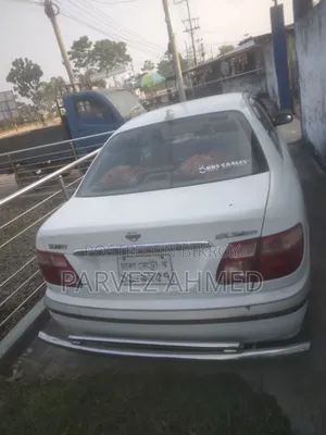 নিসান সানি ২০০৩ পার্ল