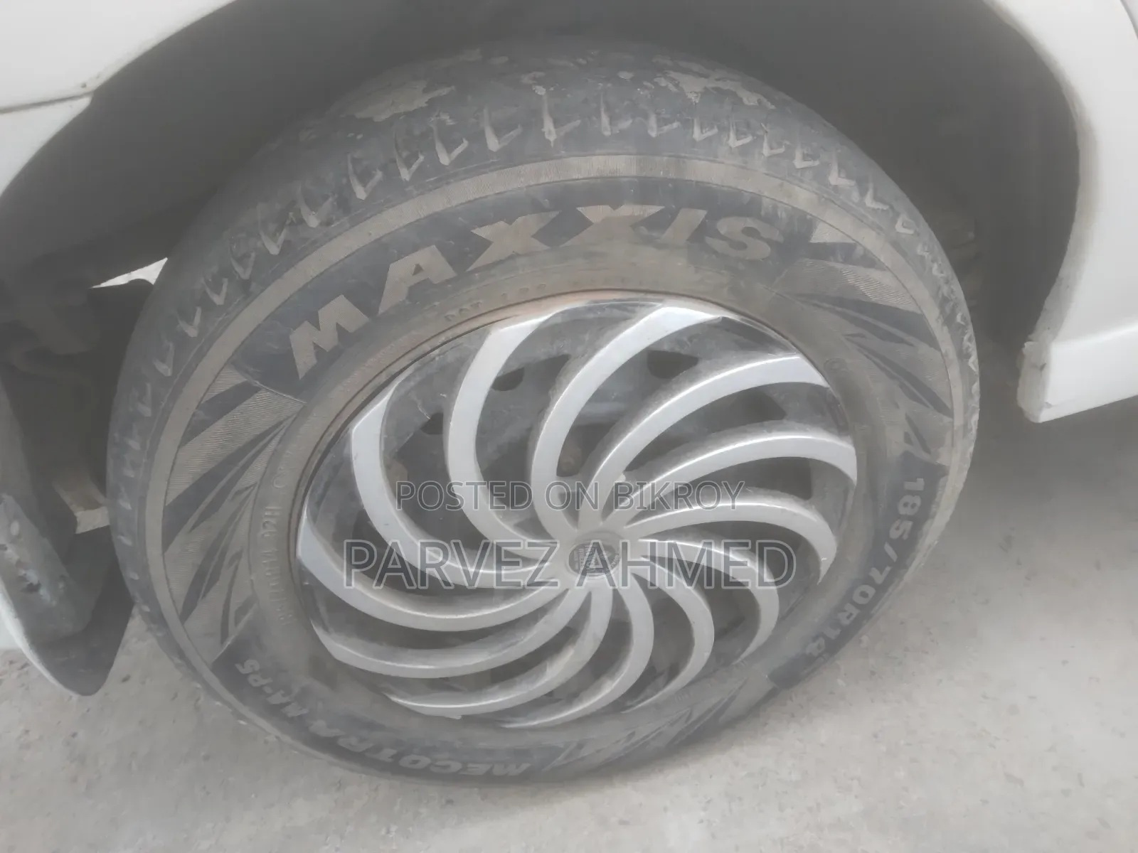 নিসান সানি ২০০৩ পার্ল