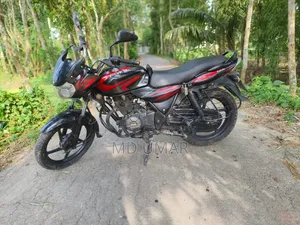 বাজাজ ডিসকভার ১২৫ ২০১৭ কালো