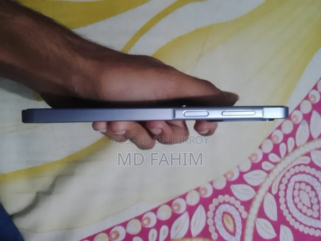নতুন স্যামসাং গ্যালাক্সি এ১৭ ৫জি ২৫৬ জিবি সাদা
