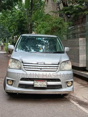 Toyota Noah 2003 Silver