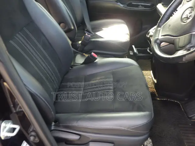 Toyota Esquire 2020 Purple