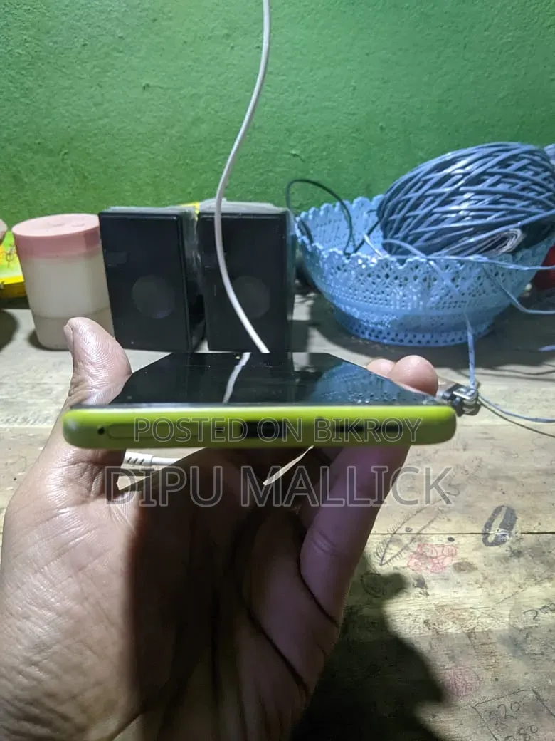 Motorola Moto G85 128 GB Yellow
