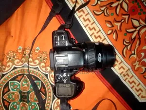 DSLR Camera