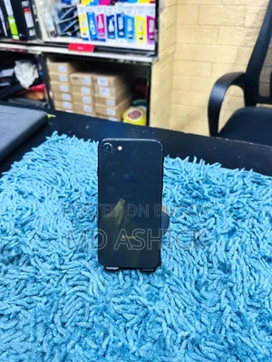 Apple iPhone SE (2020) 64 GB Black