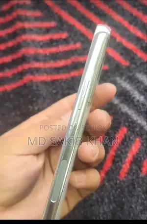 স্যামসাং গ্যালাক্সি এস২২ ৫জি ২৫৬ জিবি হোয়াইট