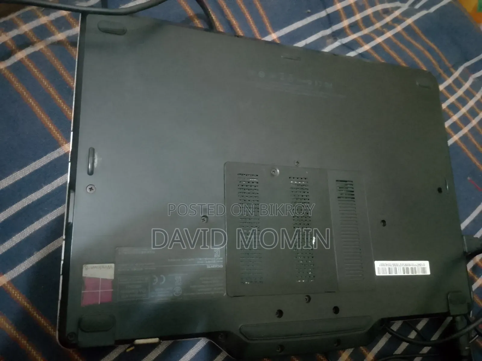 Laptop Gigabyte 4GB Intel Pentium HDD 256GB