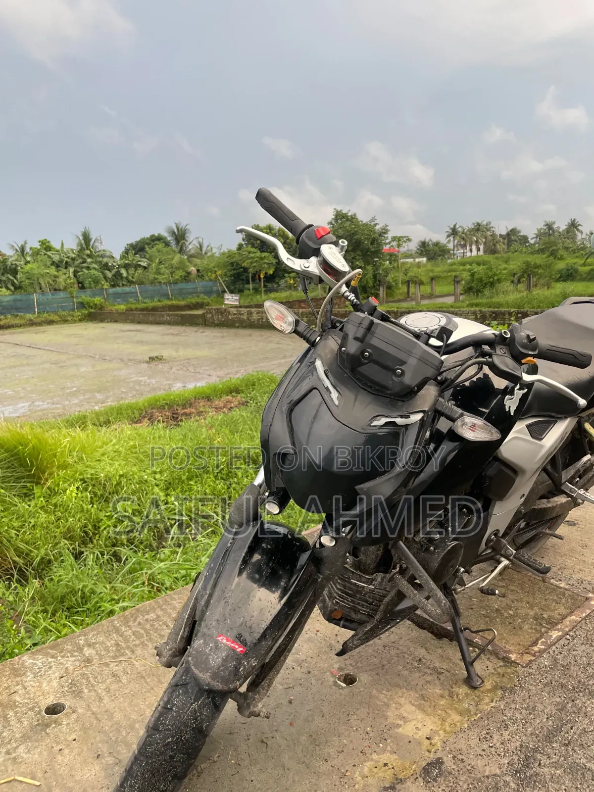 TVS Apache RTR 160 4V 2023 Black