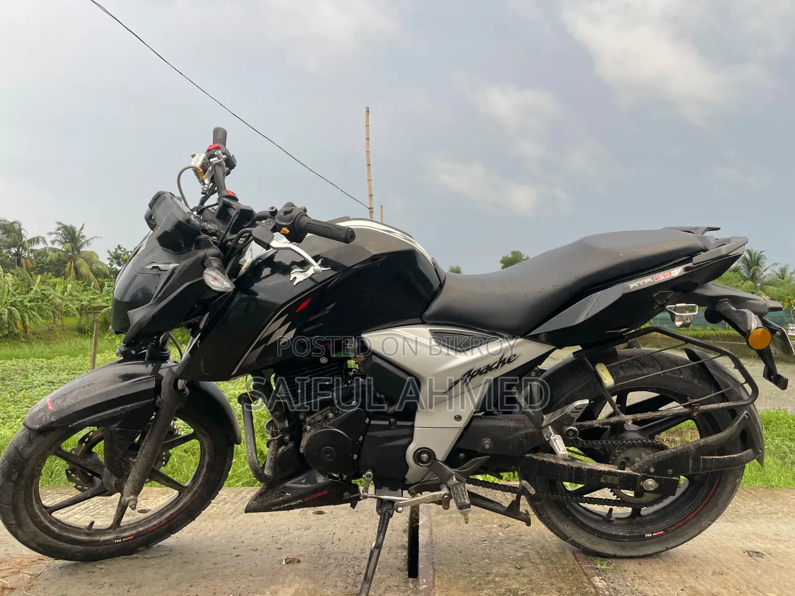 TVS Apache RTR 160 4V 2023 Black
