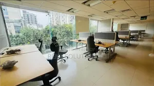 গুলশান এভিনিউতে ৪৫০০ বর্গফুটের ফার্নিশড অফিস স্পেস