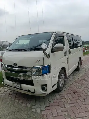 Toyota HiAce 2011 White