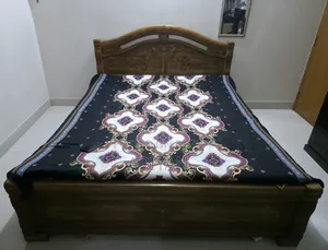 সেগুন কাঠের সুপার কিং সাইজ বিছানা
