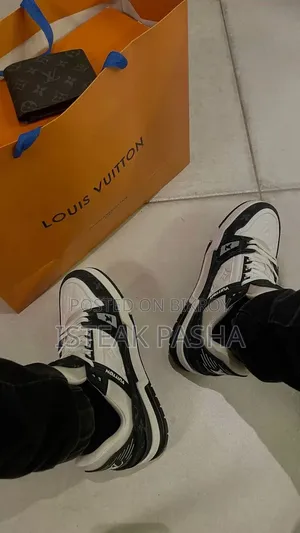 Lv Trainer Black White