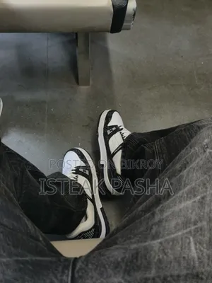 Lv Trainer Black White