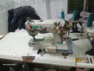Flatlock Sewing Machine. Siruba C007J.