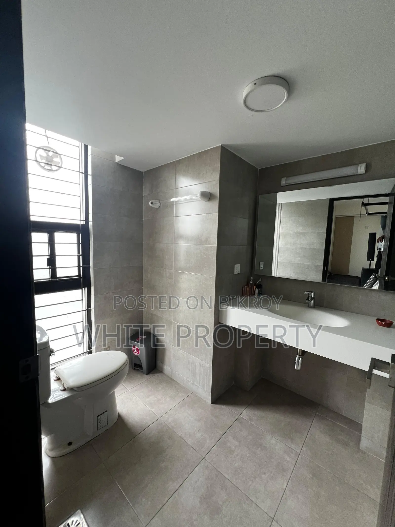 4 Bedroom Apartment in White Property, Gulshan for Sale