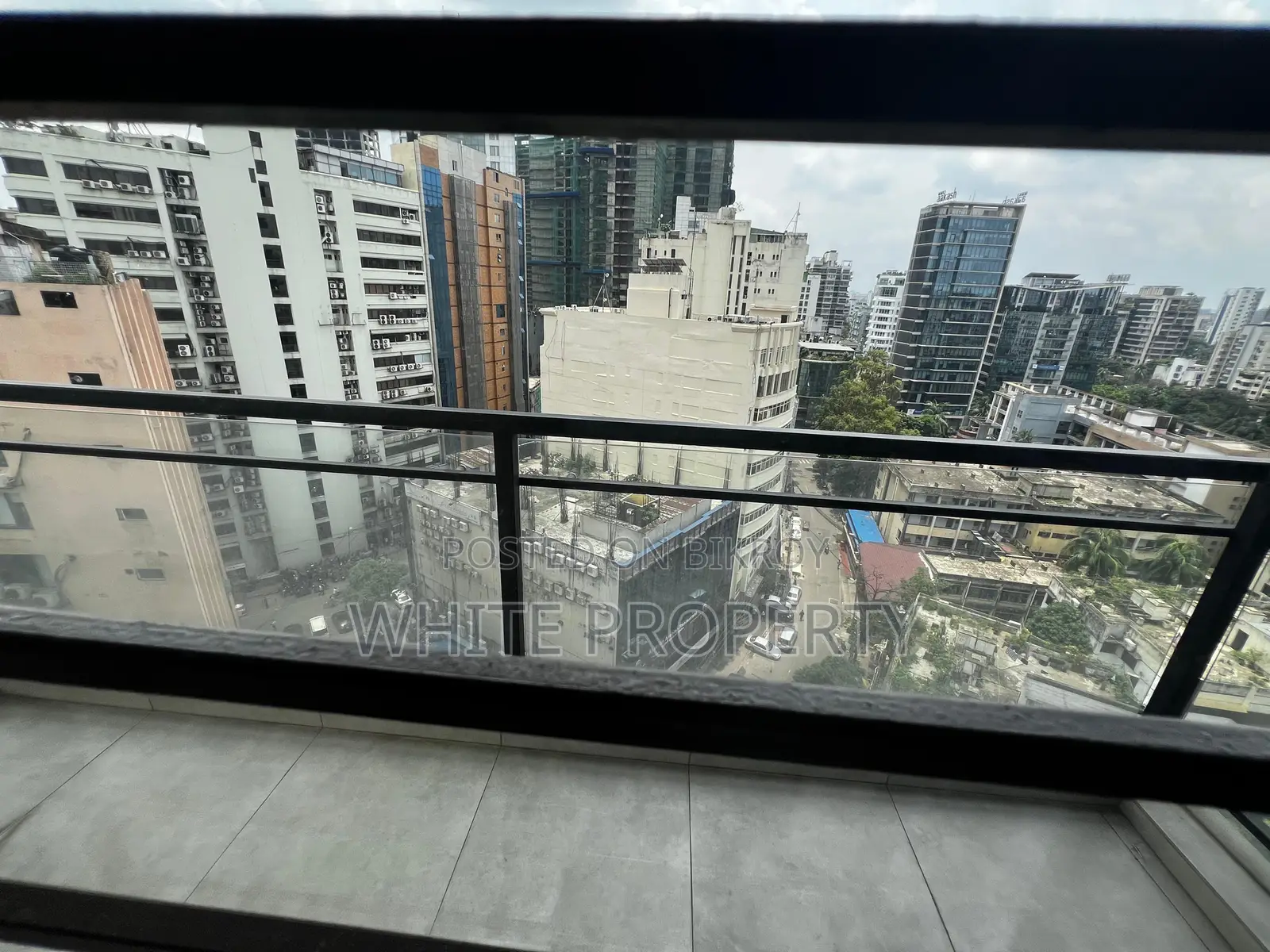 4 Bedroom Apartment in White Property, Gulshan for Sale