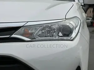টয়োটা অ্যাক্সিও ২০২১ সাদা