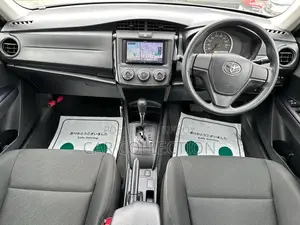টয়োটা অ্যাক্সিও ২০২১ সাদা