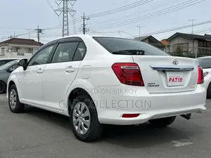 টয়োটা অ্যাক্সিও ২০২১ সাদা
