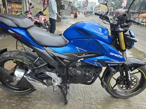 সুজুকি ২০২২ নীল