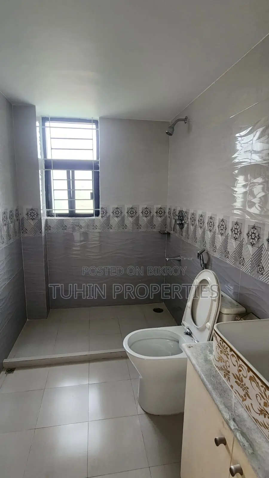 বসুন্ধরায় ৩ বেডরুমের অ্যাপার্টমেন্ট বিক্রয়ের জন্য