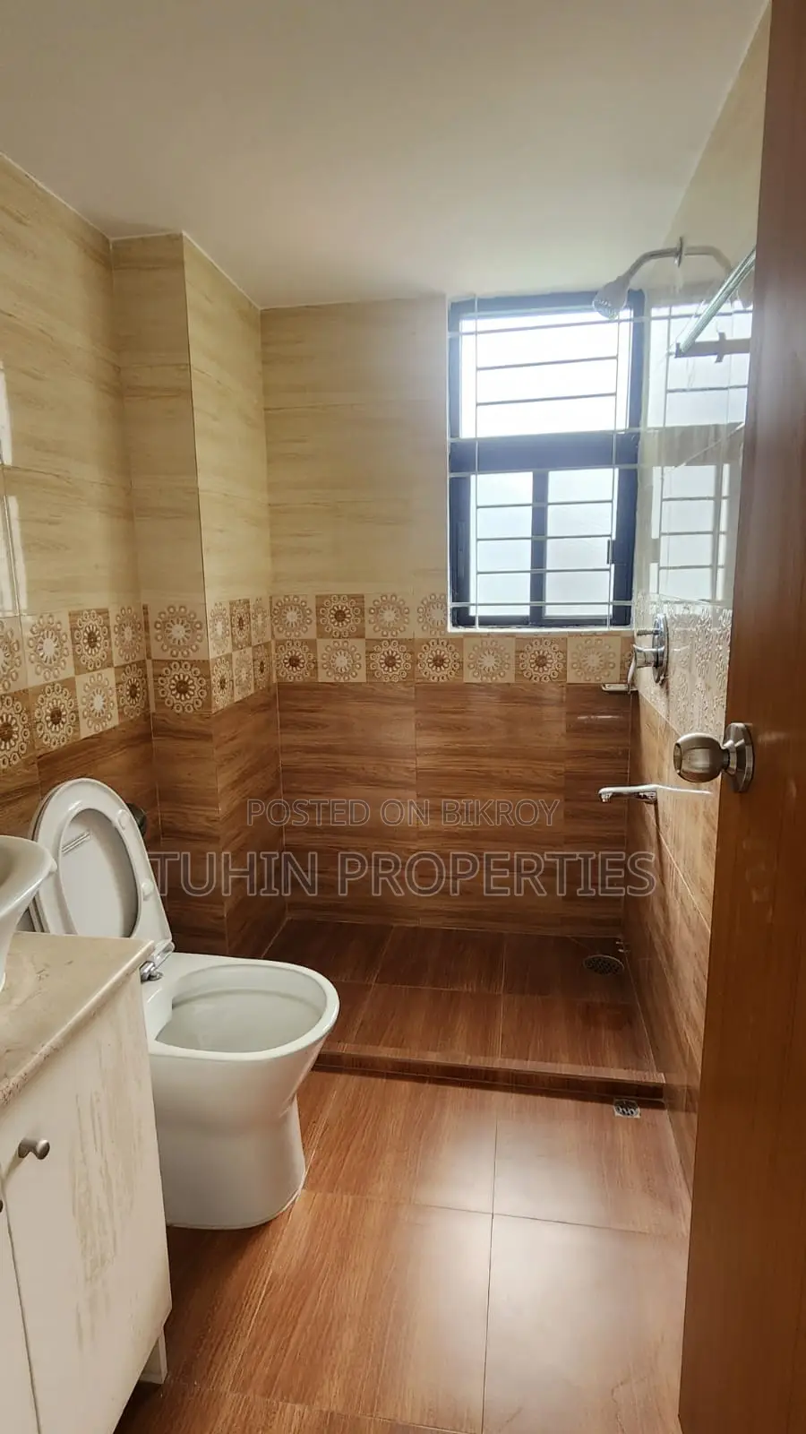 বসুন্ধরায় ৩ বেডরুমের অ্যাপার্টমেন্ট বিক্রয়ের জন্য