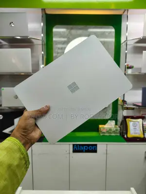 ল্যাপটপ মাইক্রোসফট সারফেস ল্যাপটপ এসই ৮জিবি ইন্টেল সেলরন এসএসডি ১২৮জিবি