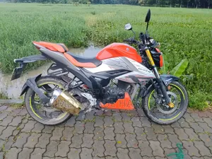 Suzuki Gixxer Fi ABS 2024 Orange