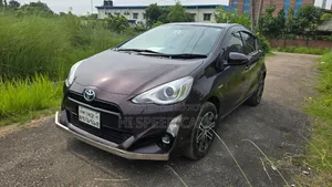 Toyota Aqua 2017 Brown