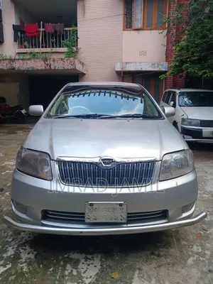 টয়োটা করোল্লা ২০০৪ সিলভার