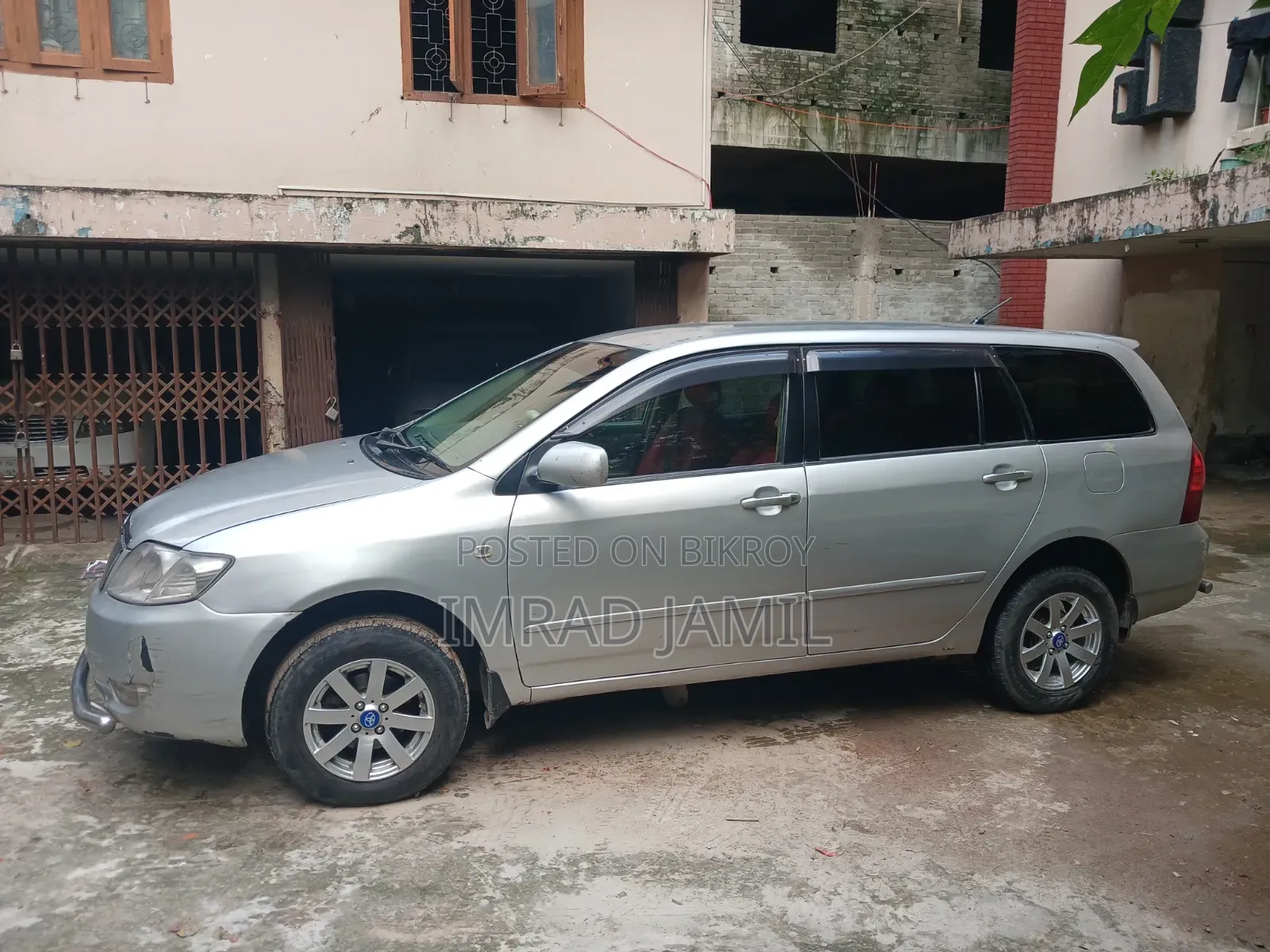 টয়োটা করোল্লা ২০০৪ সিলভার