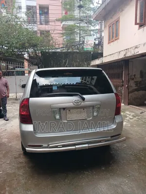 টয়োটা করোল্লা ২০০৪ সিলভার