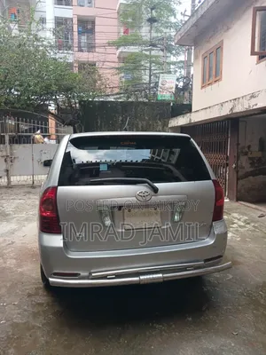 টয়োটা করোল্লা ২০০৪ সিলভার