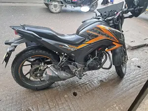 Honda Hornet 2021 Orange