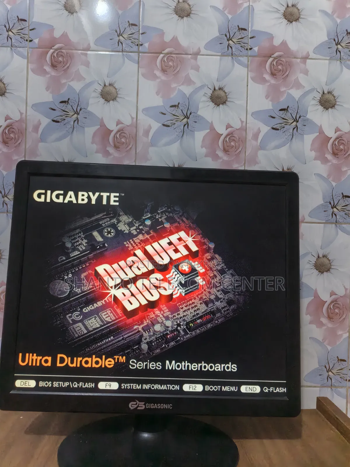 Desktop Computer Gigabyte 4GB Intel Pentium HDD 128GB