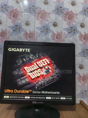 Desktop Computer Gigabyte 4GB Intel Pentium HDD 128GB