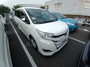 টয়োটা নোয়া ২০২১ পার্ল