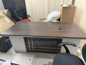 এক্সিকিউটিভ অফিস টেবিল