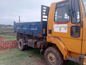 অশোক লেল্যান্ড ডাম্প ট্রাক
