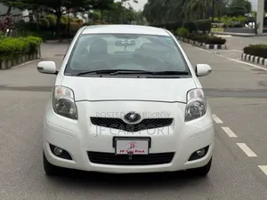 টয়োটা ভিটস ২০১০ পার্ল